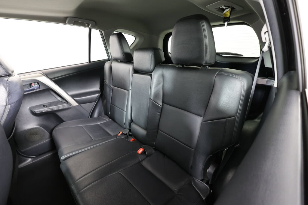 Used 2015 Toyota RAV4 XLE AWD/4WD image 15