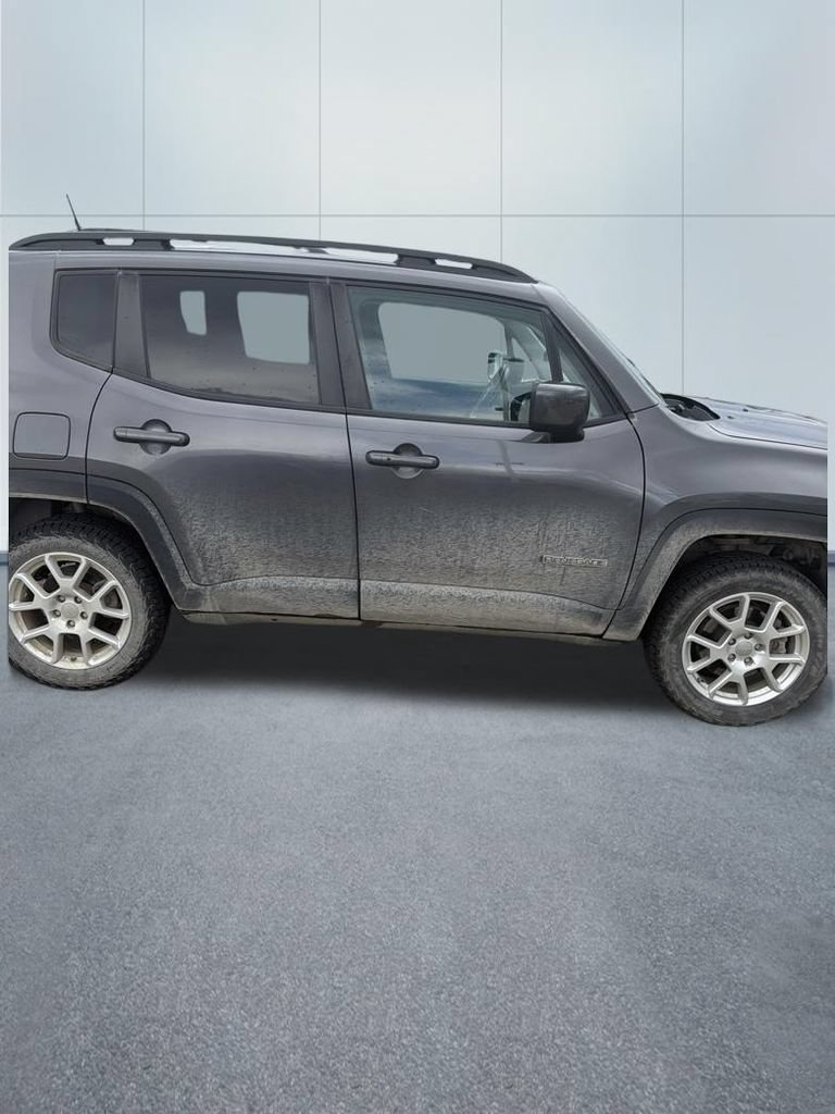 Used 2019 Jeep Renegade Latitude w/ Cold Weather Group AWD/4WD image 2