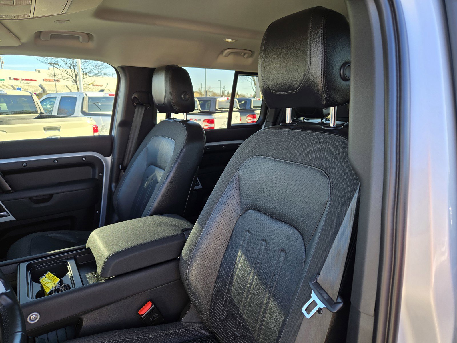 Used 2020 Land Rover Defender 110 SE image 12