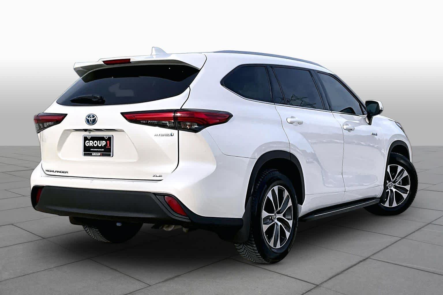 Used 2020 Toyota Highlander XLE FWD image 13