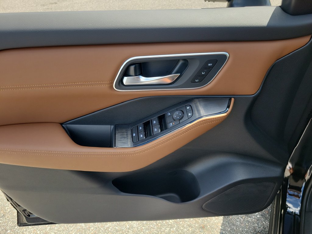New 2026 Nissan Rogue Platinum AWD/4WD image 13