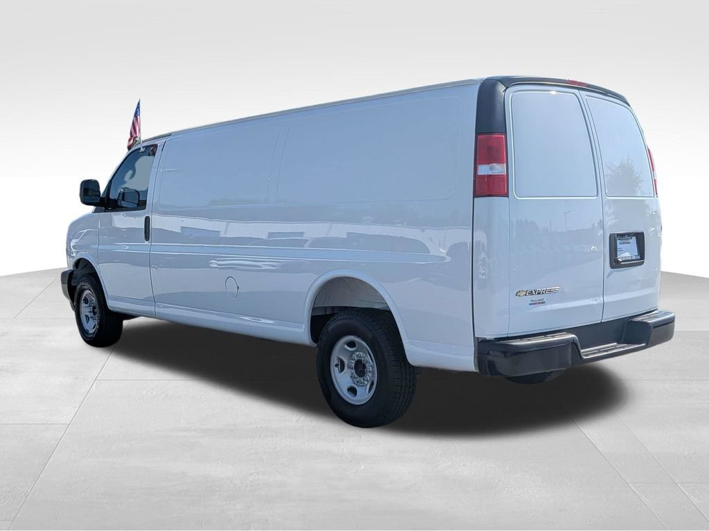 Used 2025 Chevrolet Express 2500 Extended w/ Driver Convenience Package RWD image 6