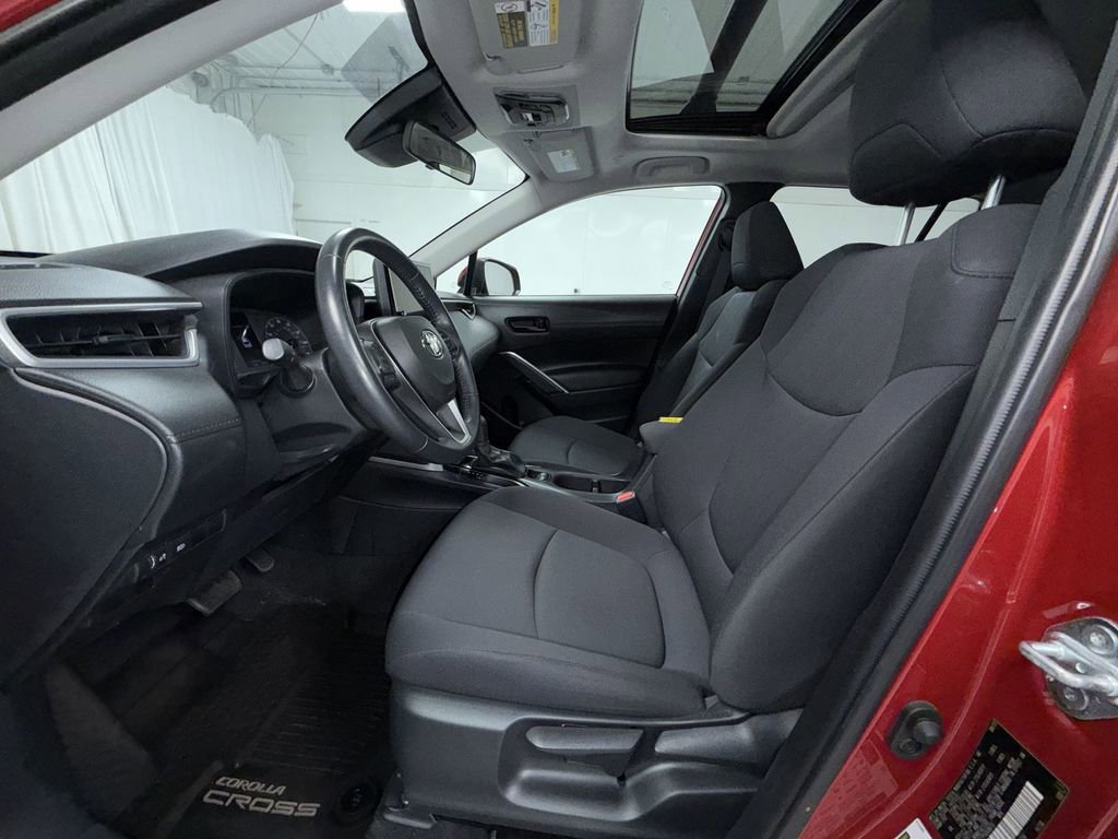 Certified 2023 Toyota Corolla Cross LE w/ Moonroof Package AWD/4WD image 13