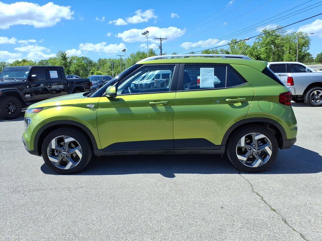 Used 2024 Hyundai Venue SEL FWD image 7