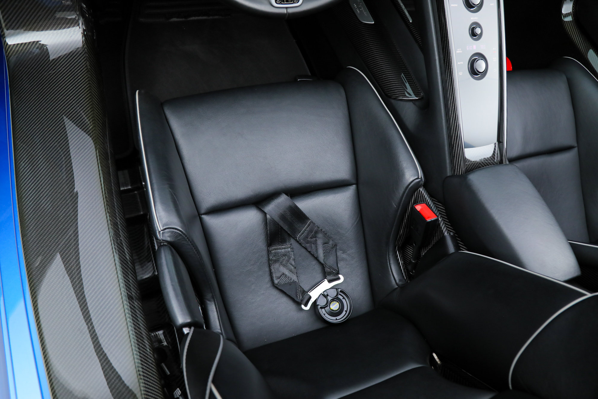 Used 2015 Porsche 918 Spyder AWD/4WD image 32