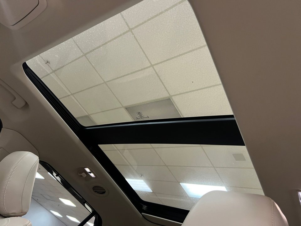 Used 2020 Ford Explorer Platinum image 25