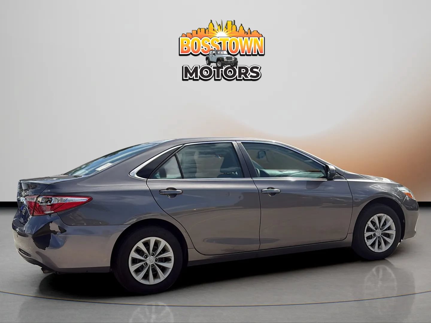 Used 2017 Toyota Camry LE FWD image 8