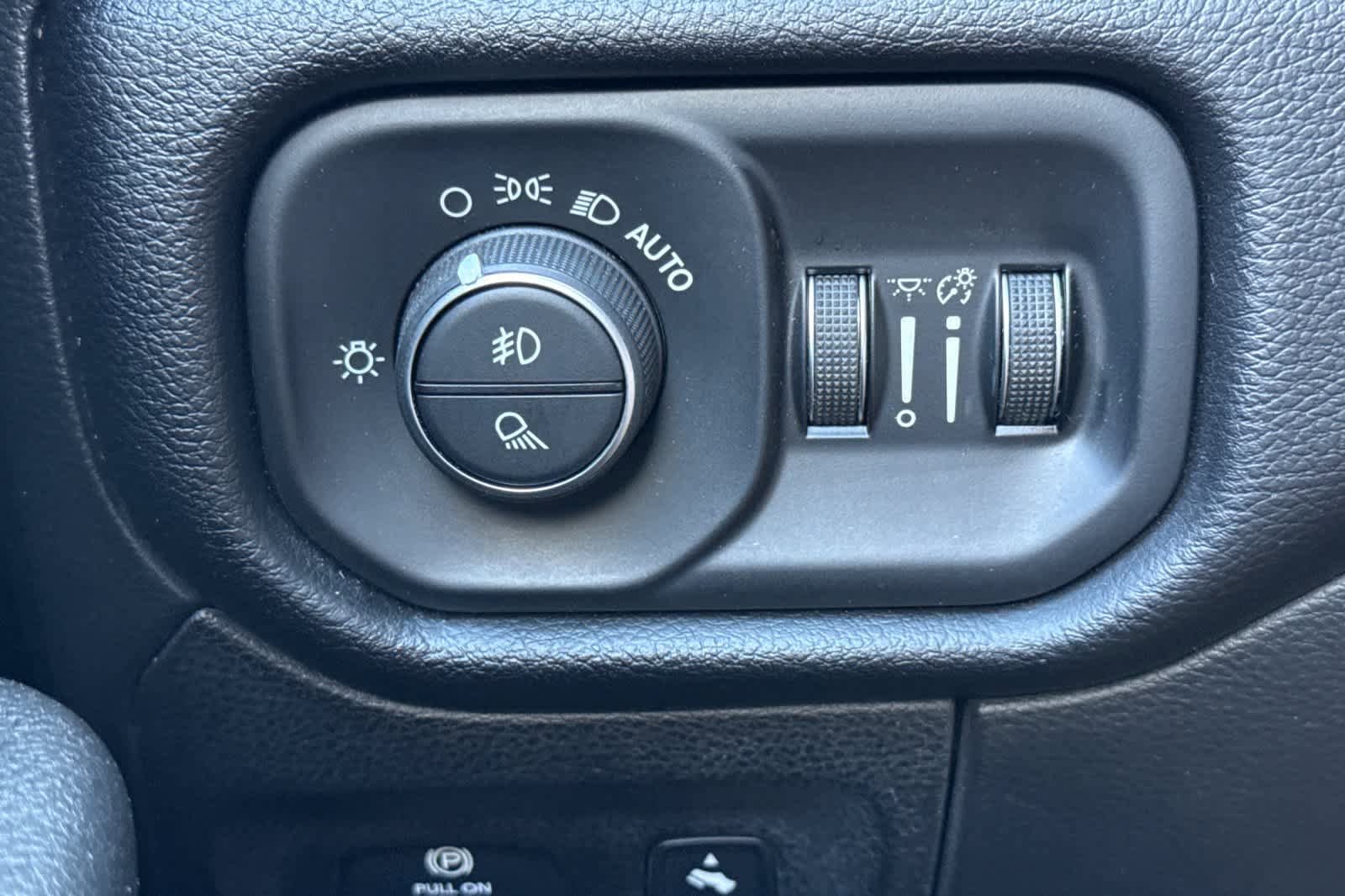 Used 2019 RAM 1500 Big Horn AWD/4WD image 29