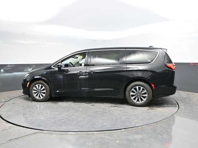 Used 2023 Chrysler Pacifica Touring-L FWD image 6