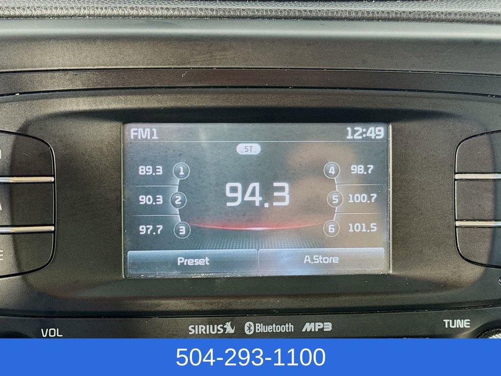 Used 2016 Kia Soul + image 12