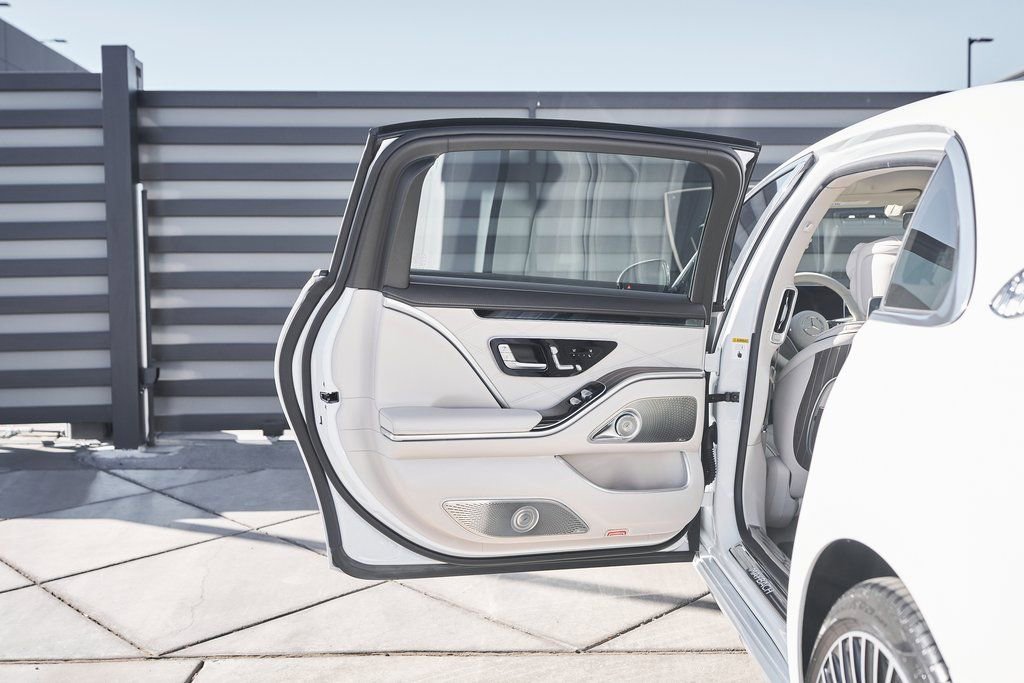 Used 2025 Mercedes-Benz Maybach S 680 4MATIC image 29