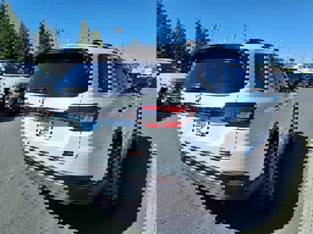 Used 2024 Honda Pilot TrailSport image 4