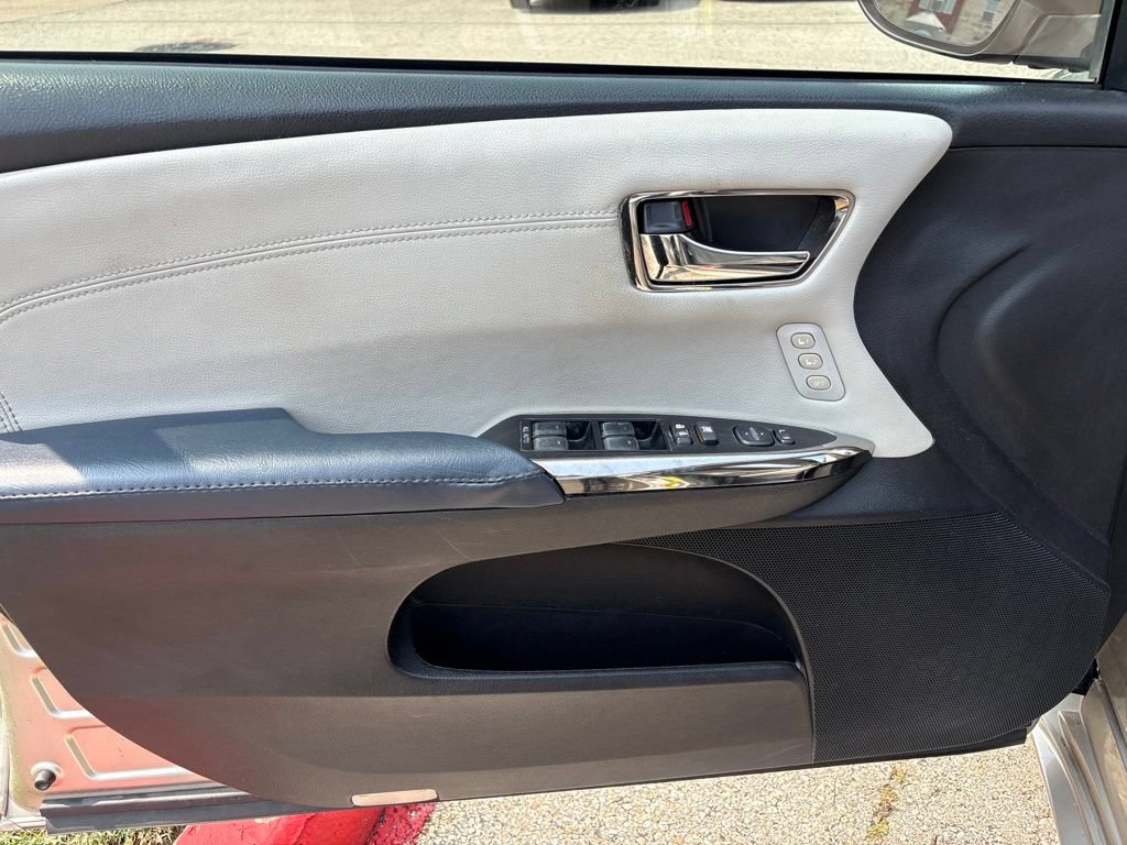 Used 2014 Toyota Avalon XLE Touring FWD image 12