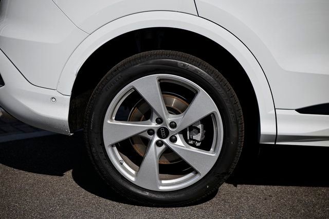 New 2025 Audi Q5 Premium Plus image 6