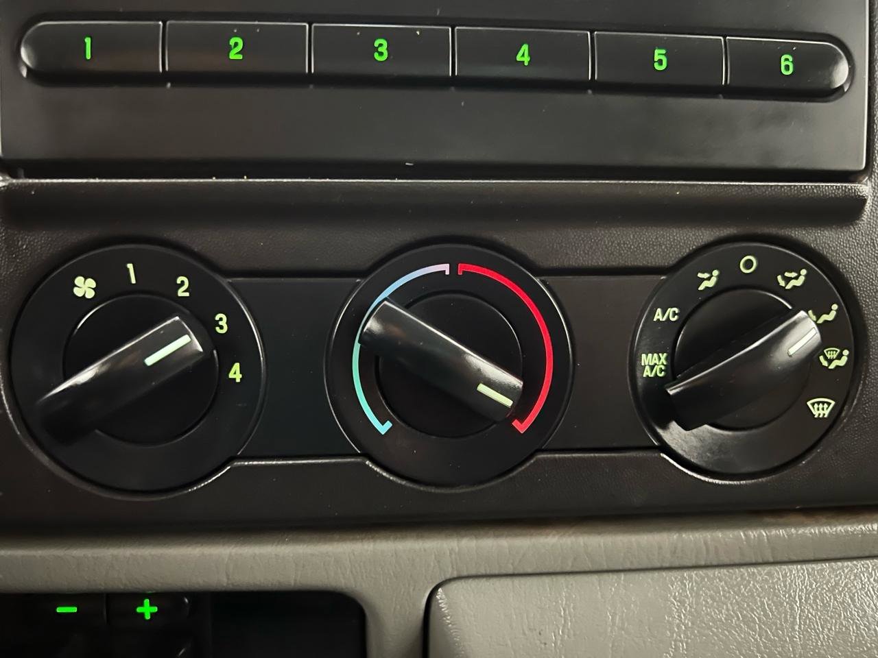 Used 2007 Ford F450 2WD Regular Cab Super Duty image 30