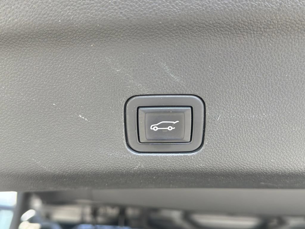 Used 2023 GMC Yukon AT4 w/ AT4 Premium Plus Package image 19