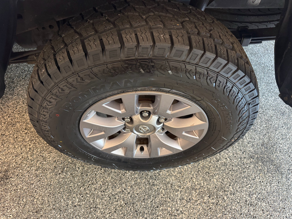 Used 2021 Toyota Tacoma SR AWD/4WD image 14
