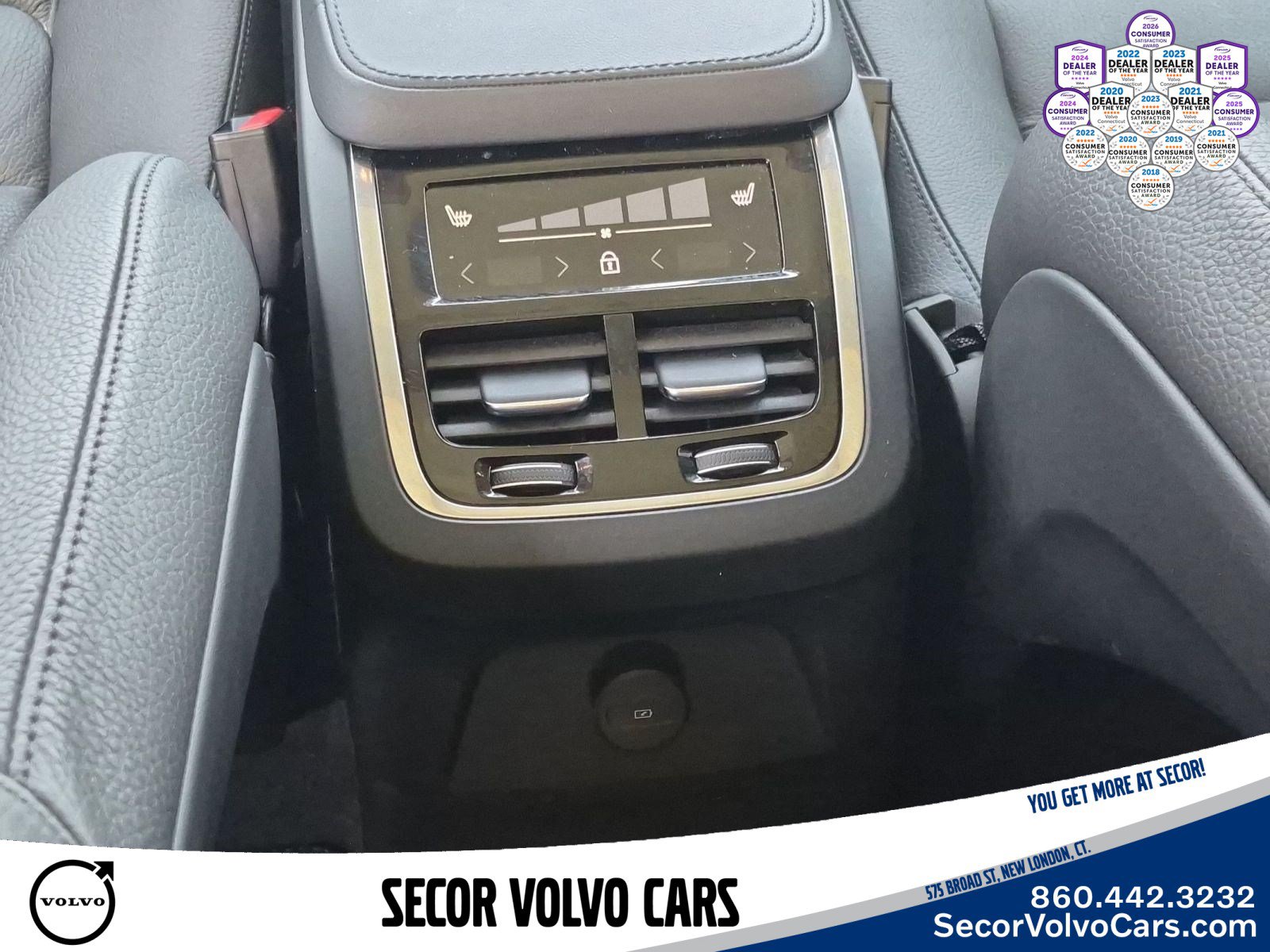 Certified 2024 Volvo XC90 T8 Plus w/ Protection Package Premier AWD/4WD image 19