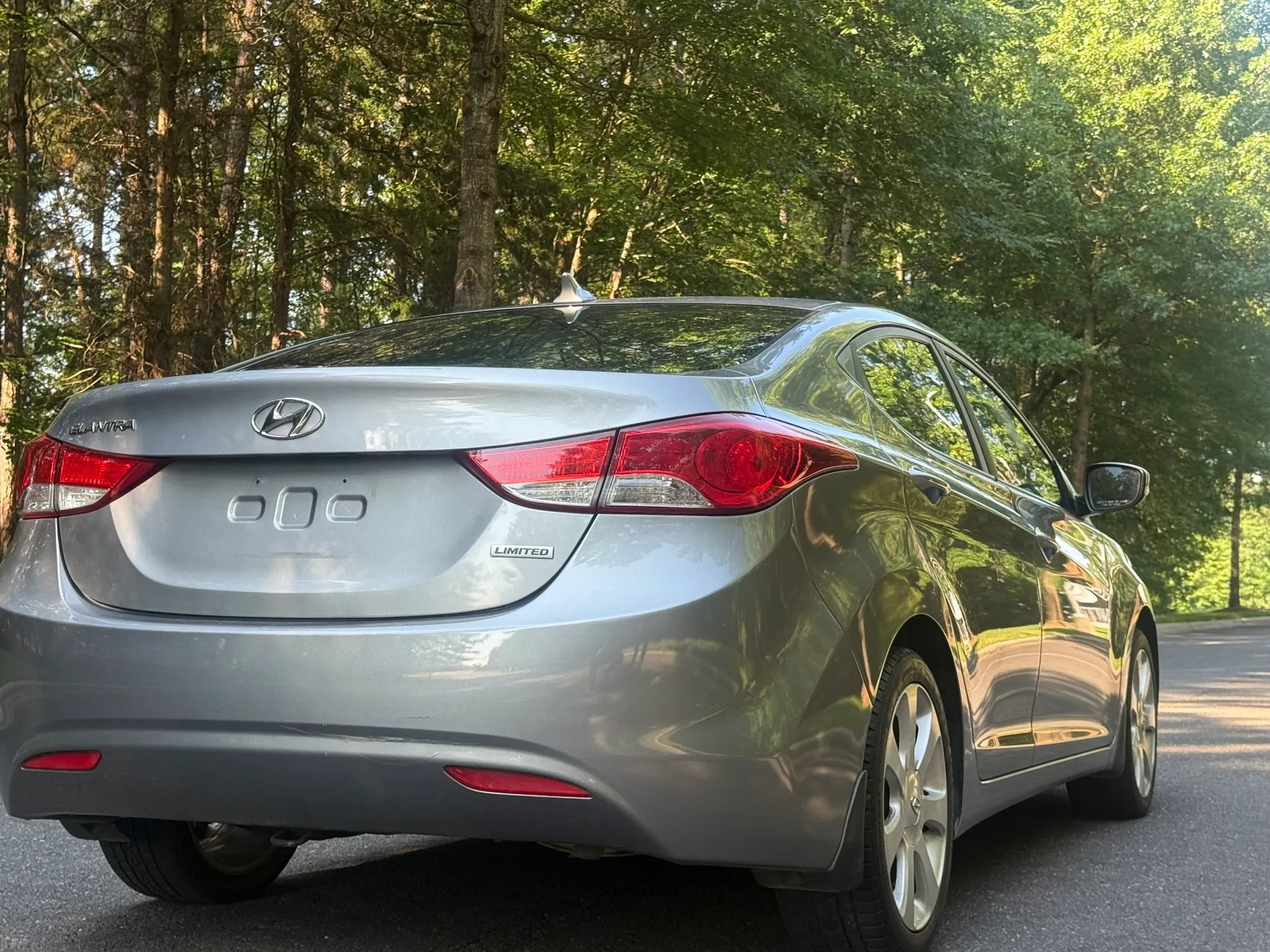 Used 2013 Hyundai Elantra Limited FWD image 5