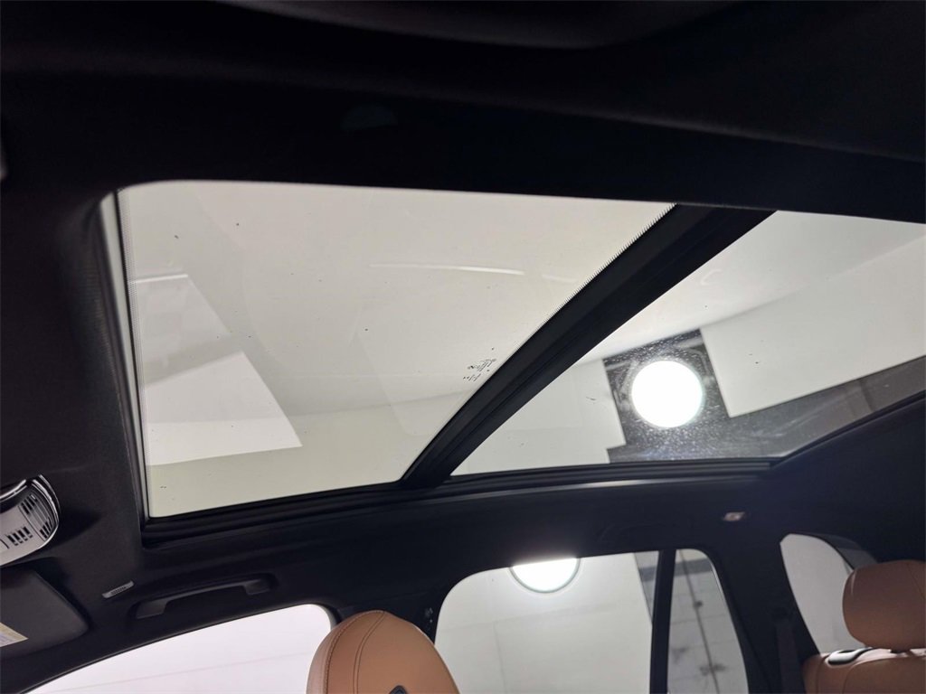 Used 2023 BMW X5 xDrive40i w/ Premium Package image 32