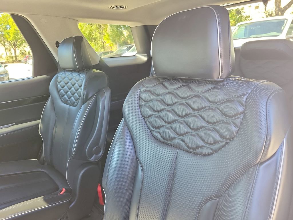 Used 2022 Hyundai Palisade Limited image 18