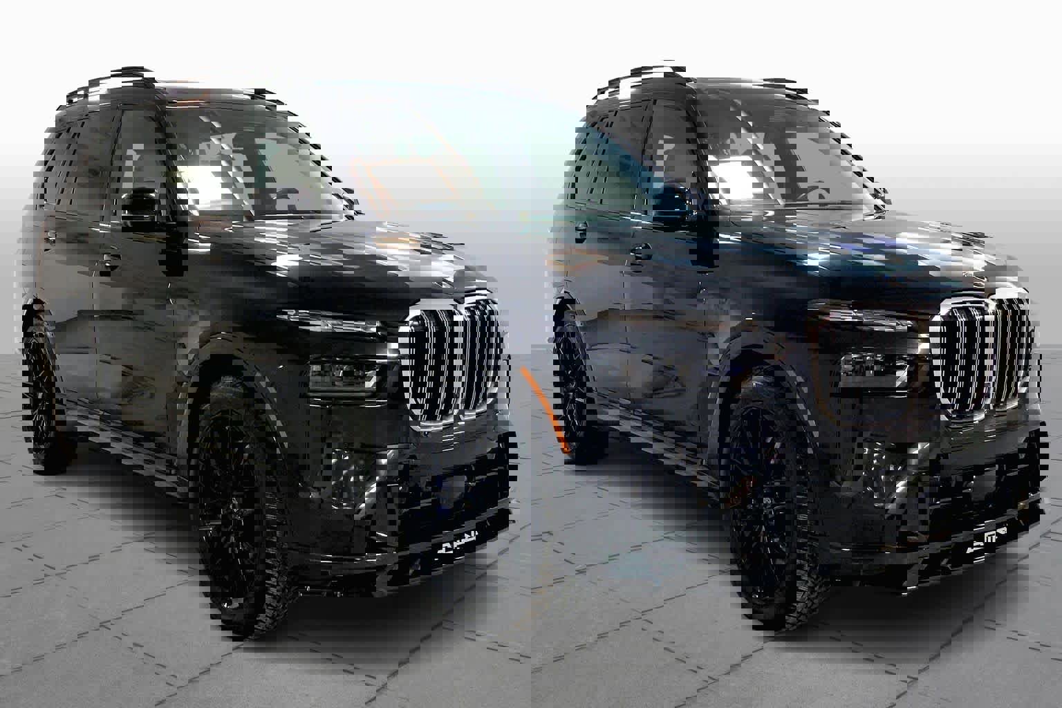 Used 2024 BMW ALPINA XB7 ALPINA XB7 image 3