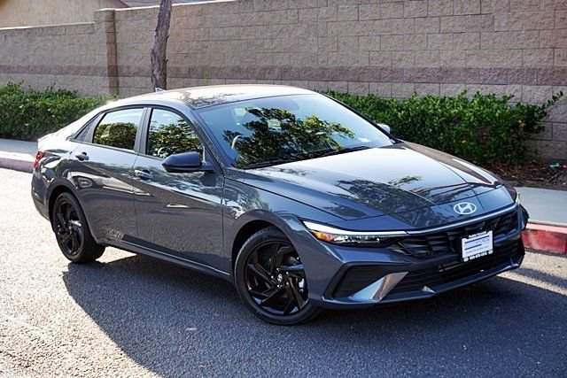 New 2026 Hyundai Elantra Sport FWD image 3