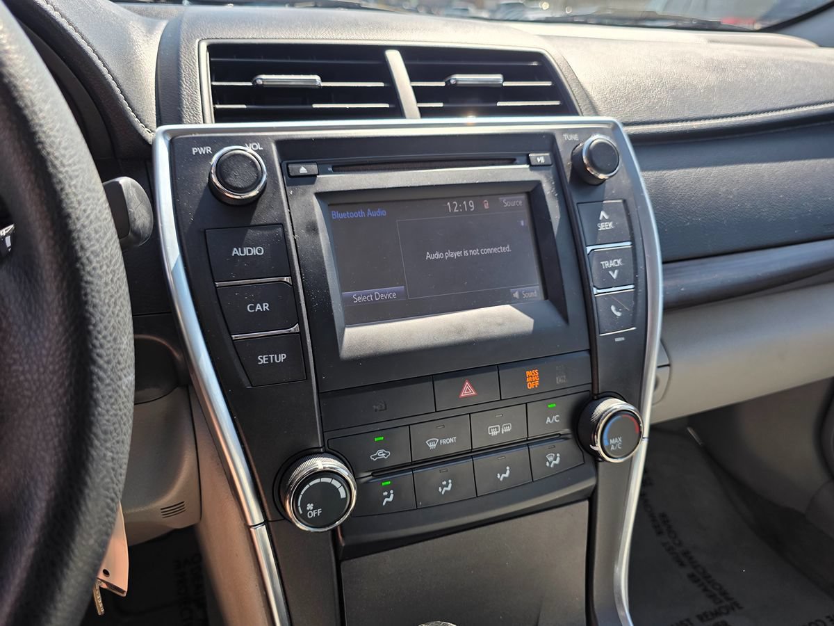 Used 2016 Toyota Camry LE FWD image 30