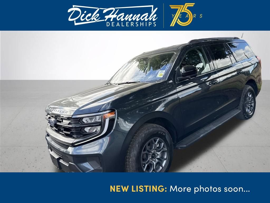 Used 2025 Ford Expedition Active AWD/4WD image 1