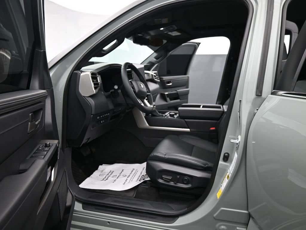 Used 2025 Toyota Tundra Limited image 17