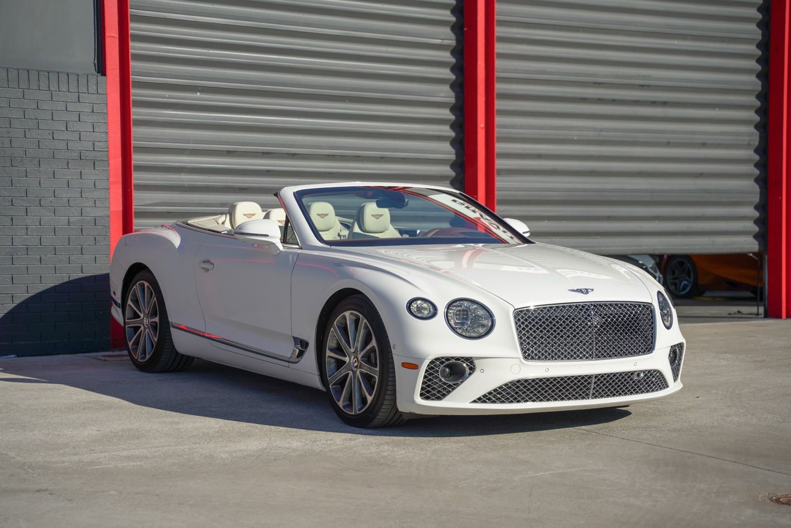 Used 2020 Bentley Continental GT image 2