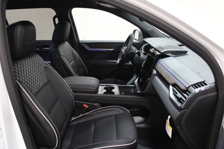 New 2026 GMC Acadia Denali w/ LPO, Floor Liner Package image 24