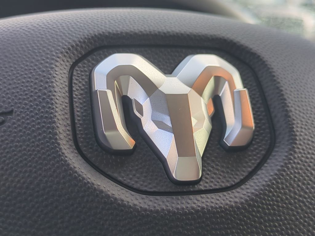 Used 2025 RAM ProMaster 3500 w/ Convenience Group image 32