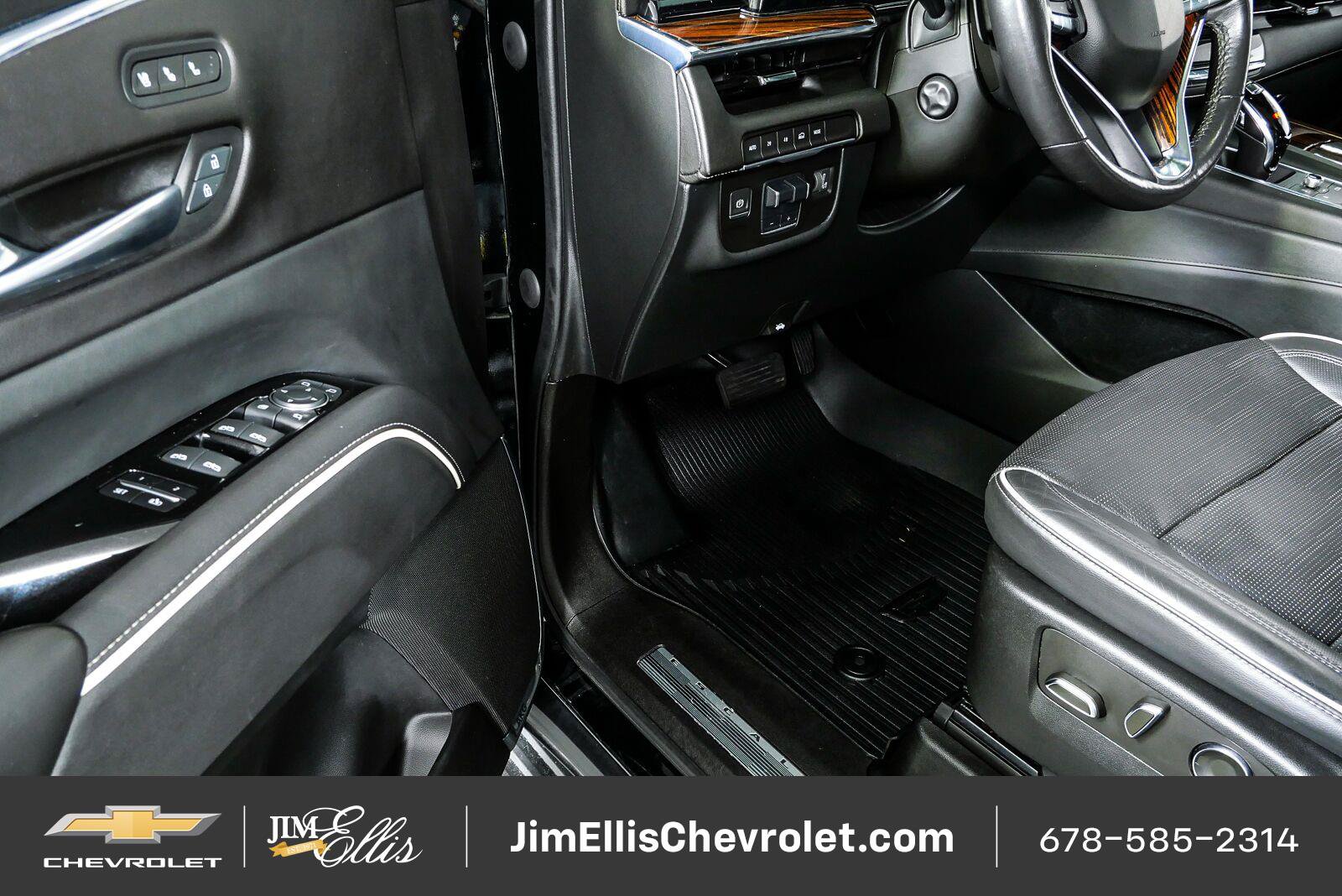 Used 2021 Cadillac Escalade Premium Luxury AWD/4WD image 8