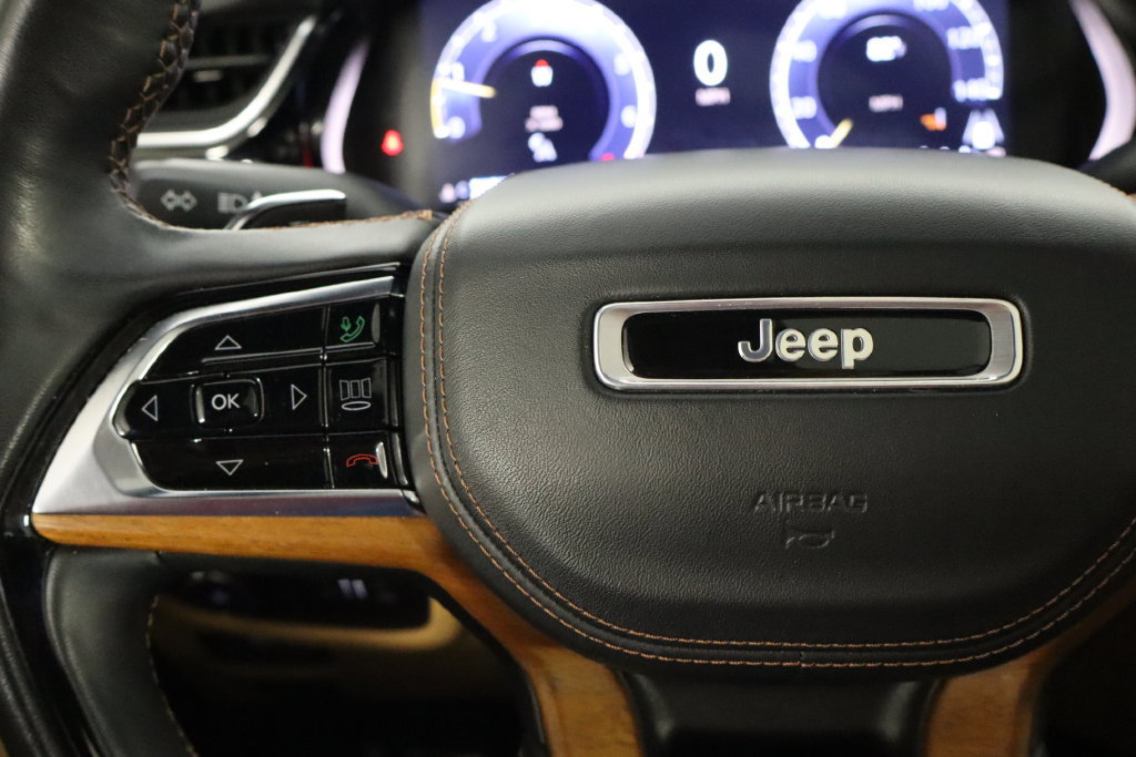 Used 2022 Jeep Grand Cherokee L Summit AWD/4WD image 8