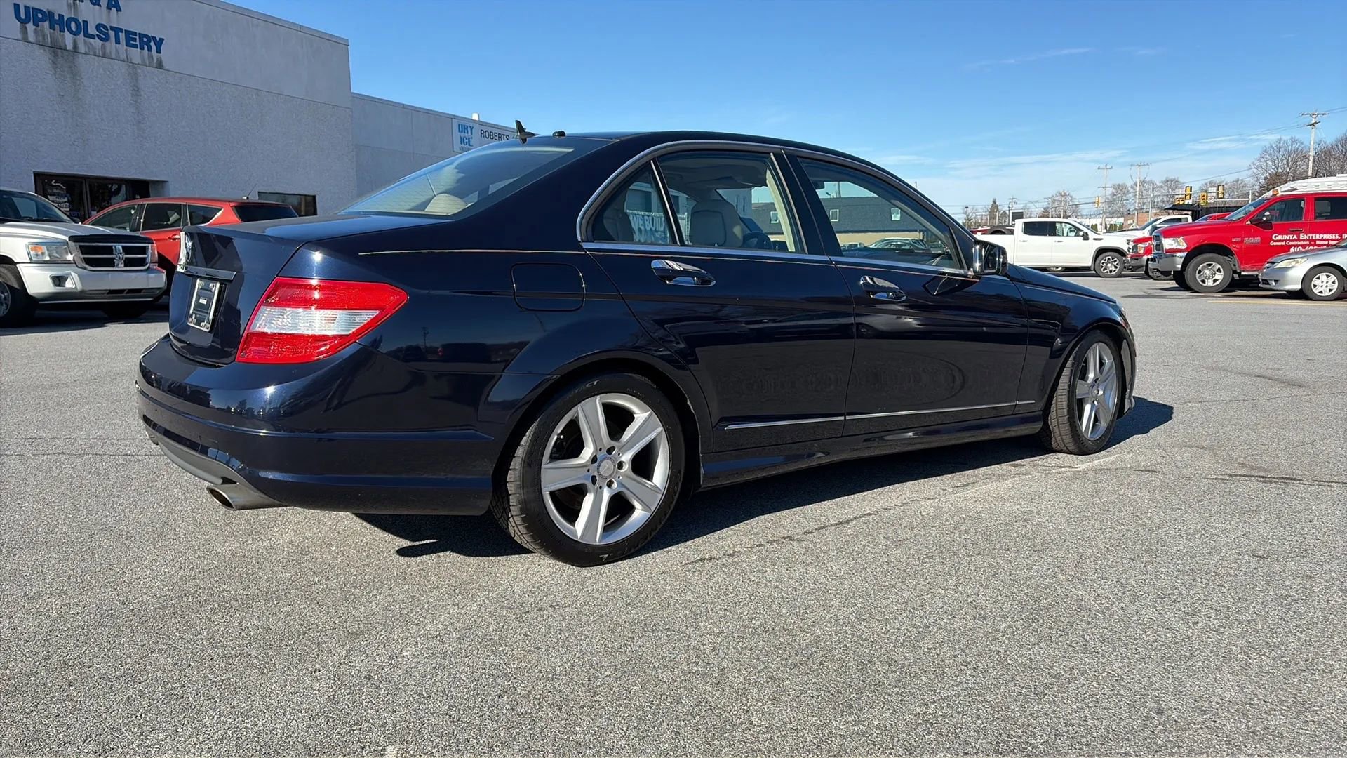 Used 2011 Mercedes-Benz C 300 4MATIC Sedan image 3