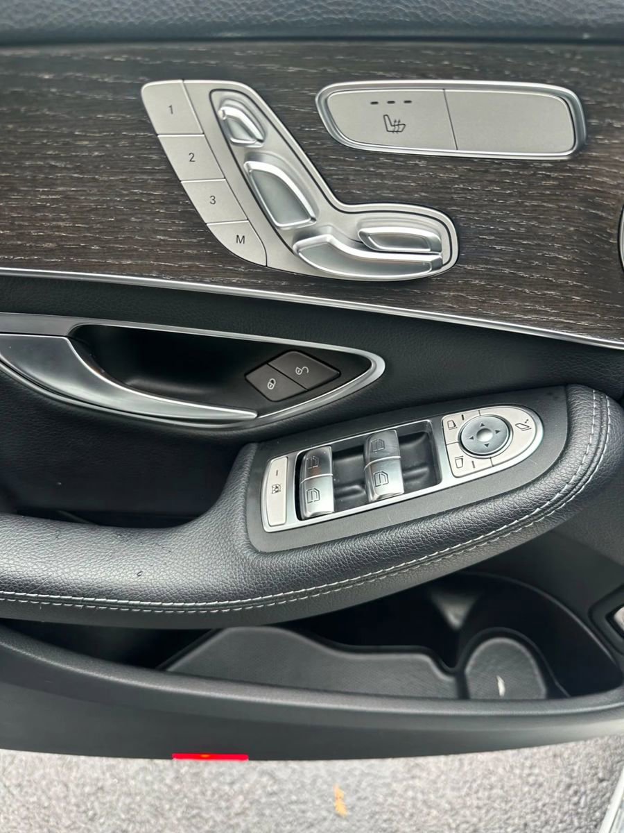 Used 2019 Mercedes-Benz C 300 4MATIC Sedan image 13