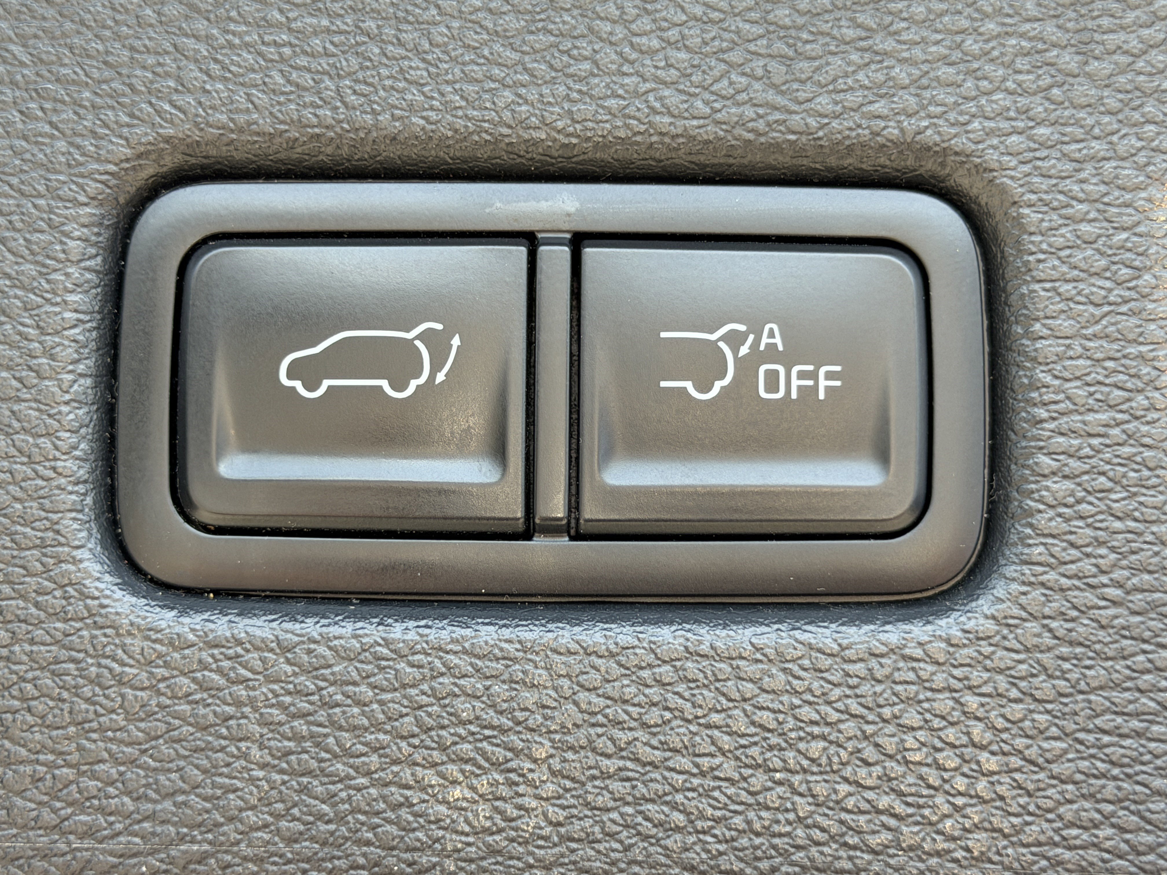 Used 2023 Kia Telluride EX w/ EX Captain's Chair Package image 11