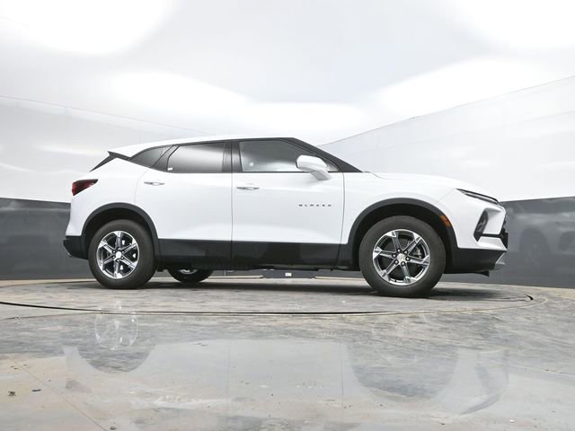 Used 2025 Chevrolet Blazer LT AWD/4WD image 52