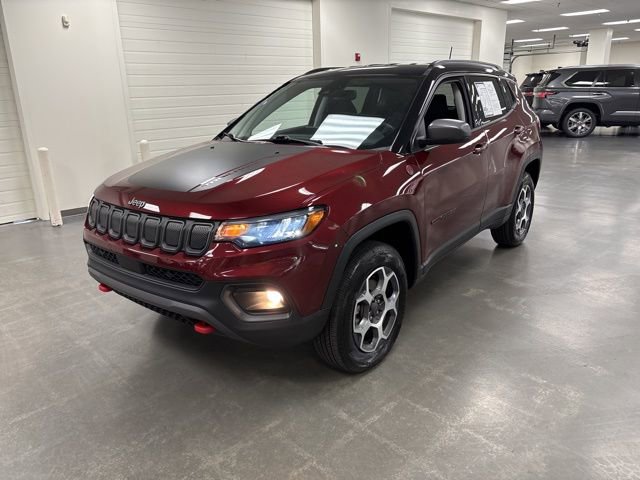 Used 2022 Jeep Compass Trailhawk w/ Trailhawk Convenience Group AWD/4WD image 3