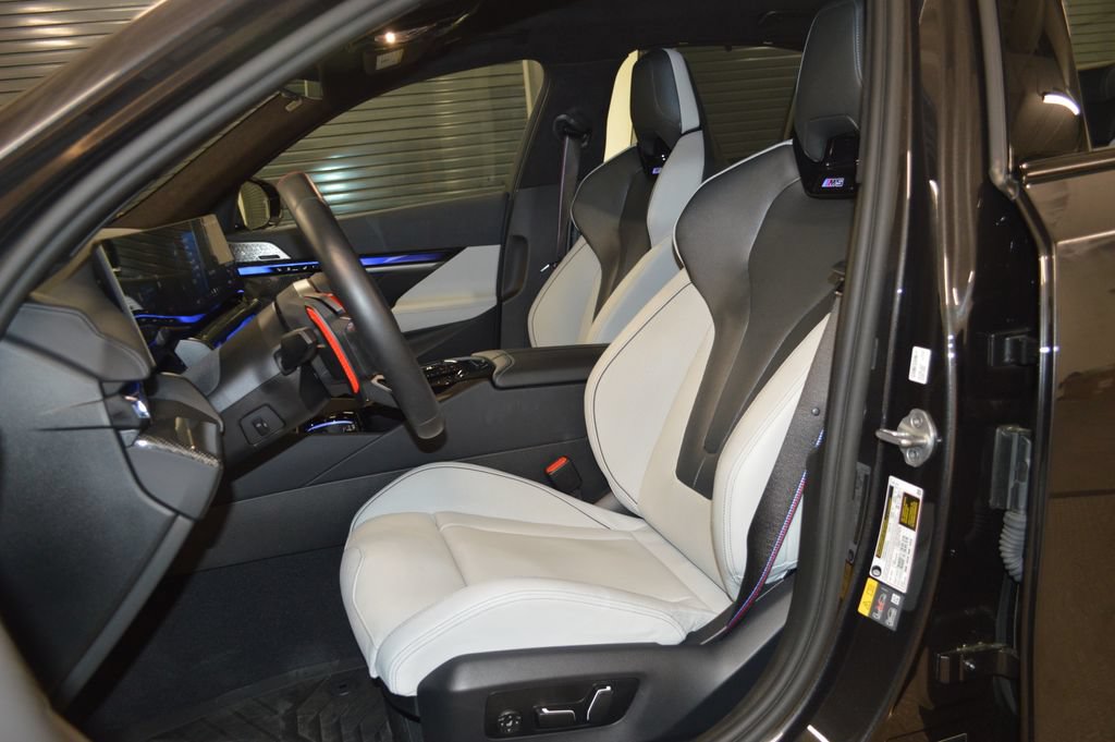 Used 2025 BMW M5 w/ Carbon Package AWD/4WD image 16