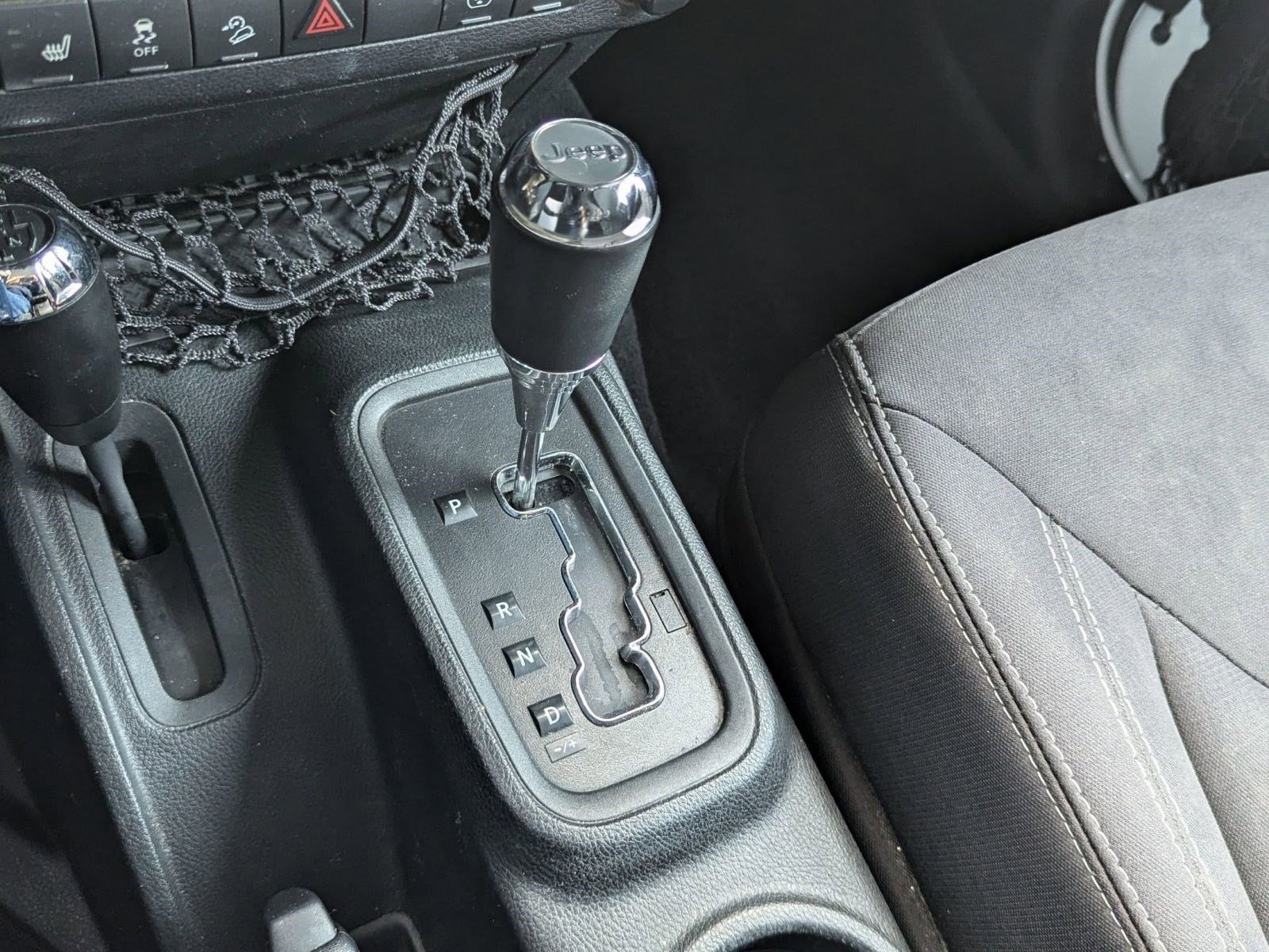 Used 2017 Jeep Wrangler Unlimited Sahara image 15