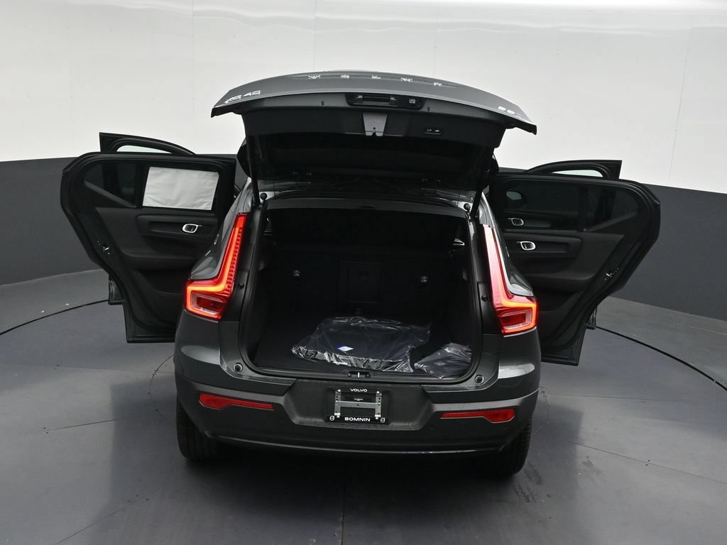 New 2026 Volvo XC40 B5 Plus AWD/4WD image 33