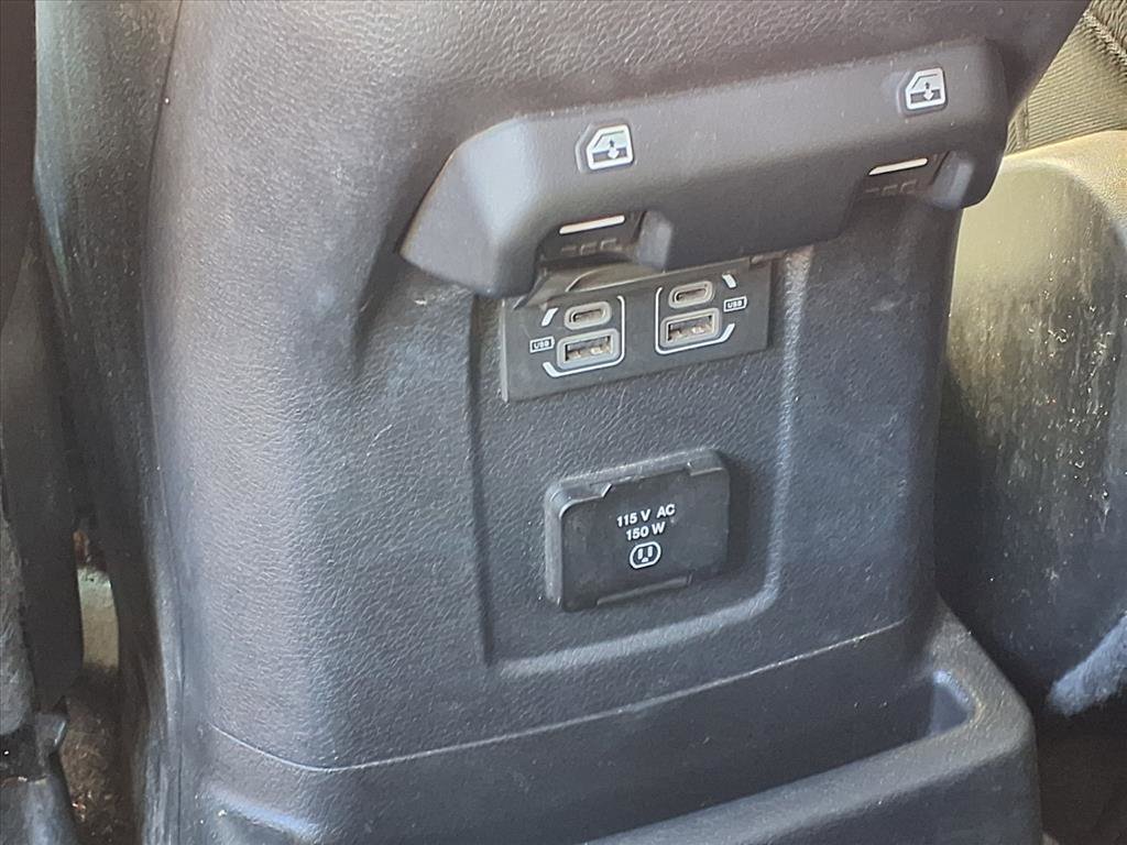 Used 2023 Jeep Wrangler Sahara w/ Cold Weather Group image 18