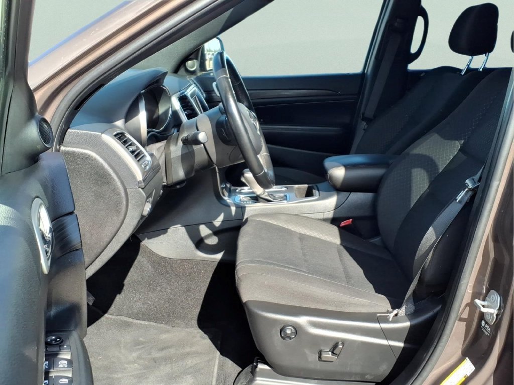 Used 2021 Jeep Grand Cherokee Laredo AWD/4WD image 10