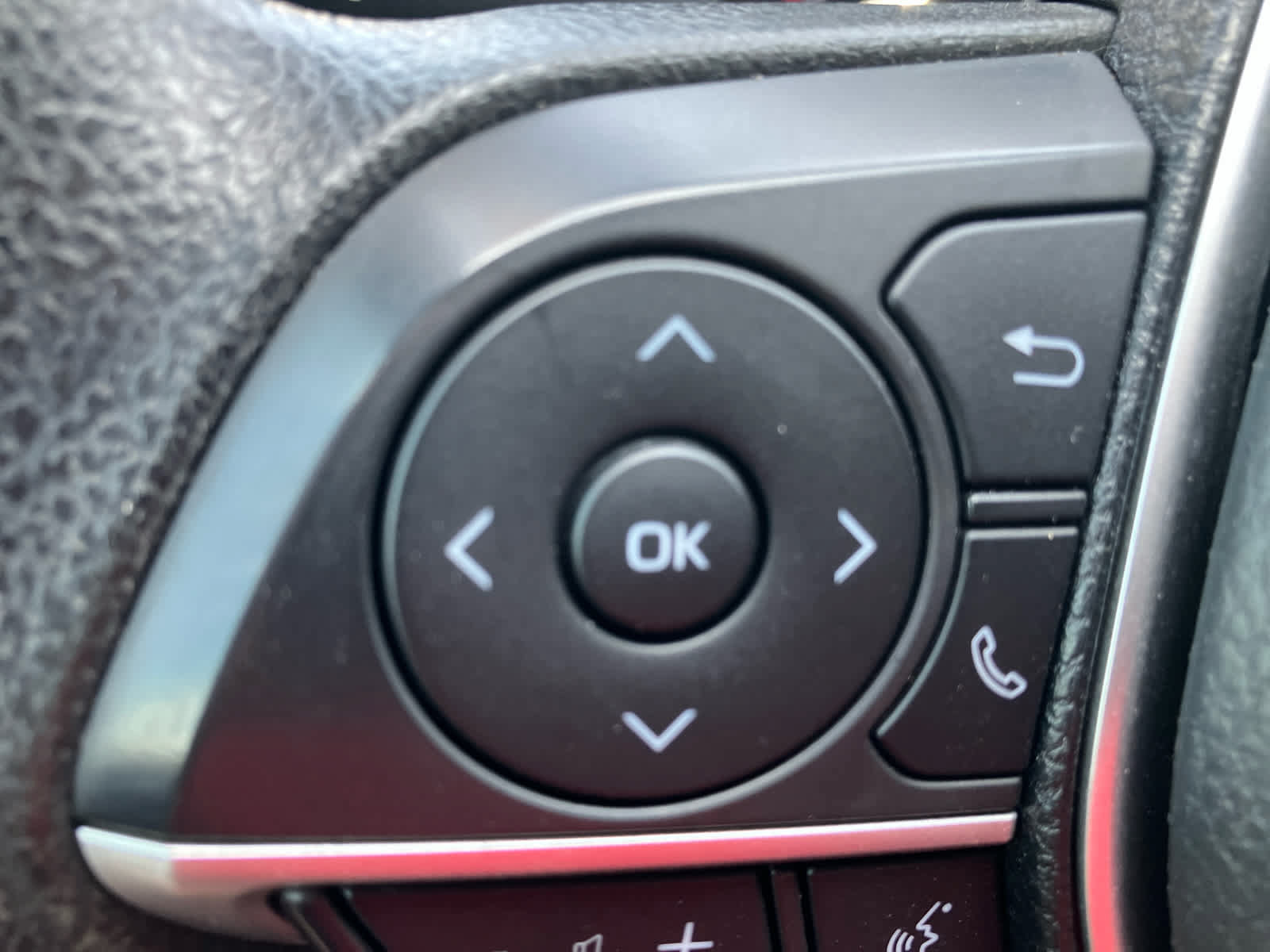 Used 2024 Toyota Camry LE FWD image 18
