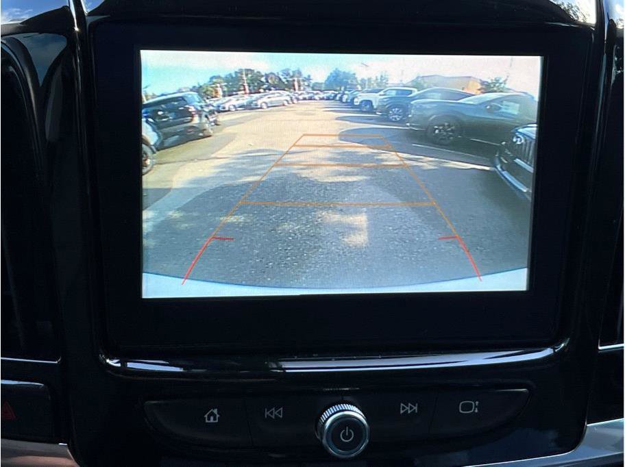 Used 2019 Chevrolet Traverse LT image 17