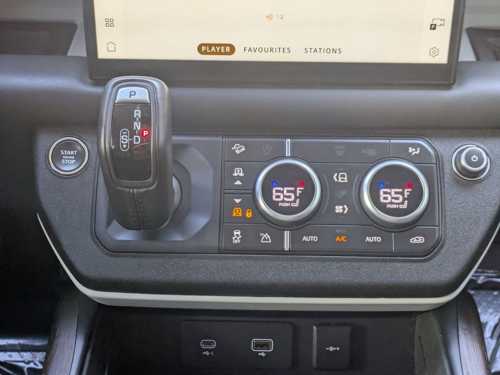 Used 2023 Land Rover Defender 130 First Edition image 20