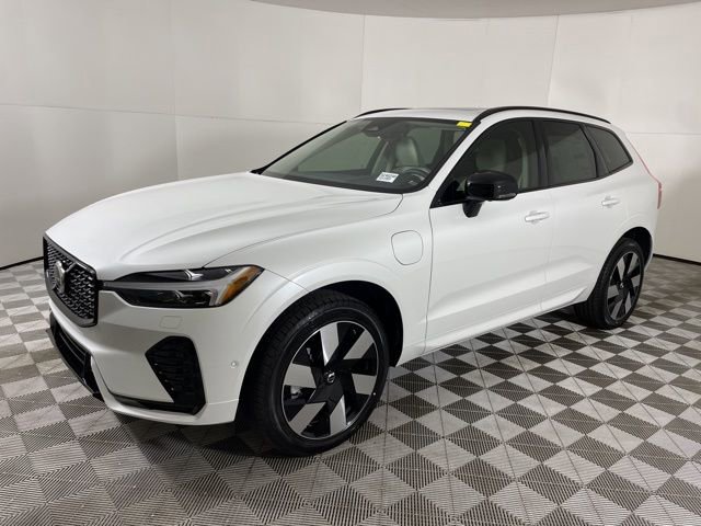 Certified 2024 Volvo XC60 T8 Plus w/ Protection Package Premier image 6