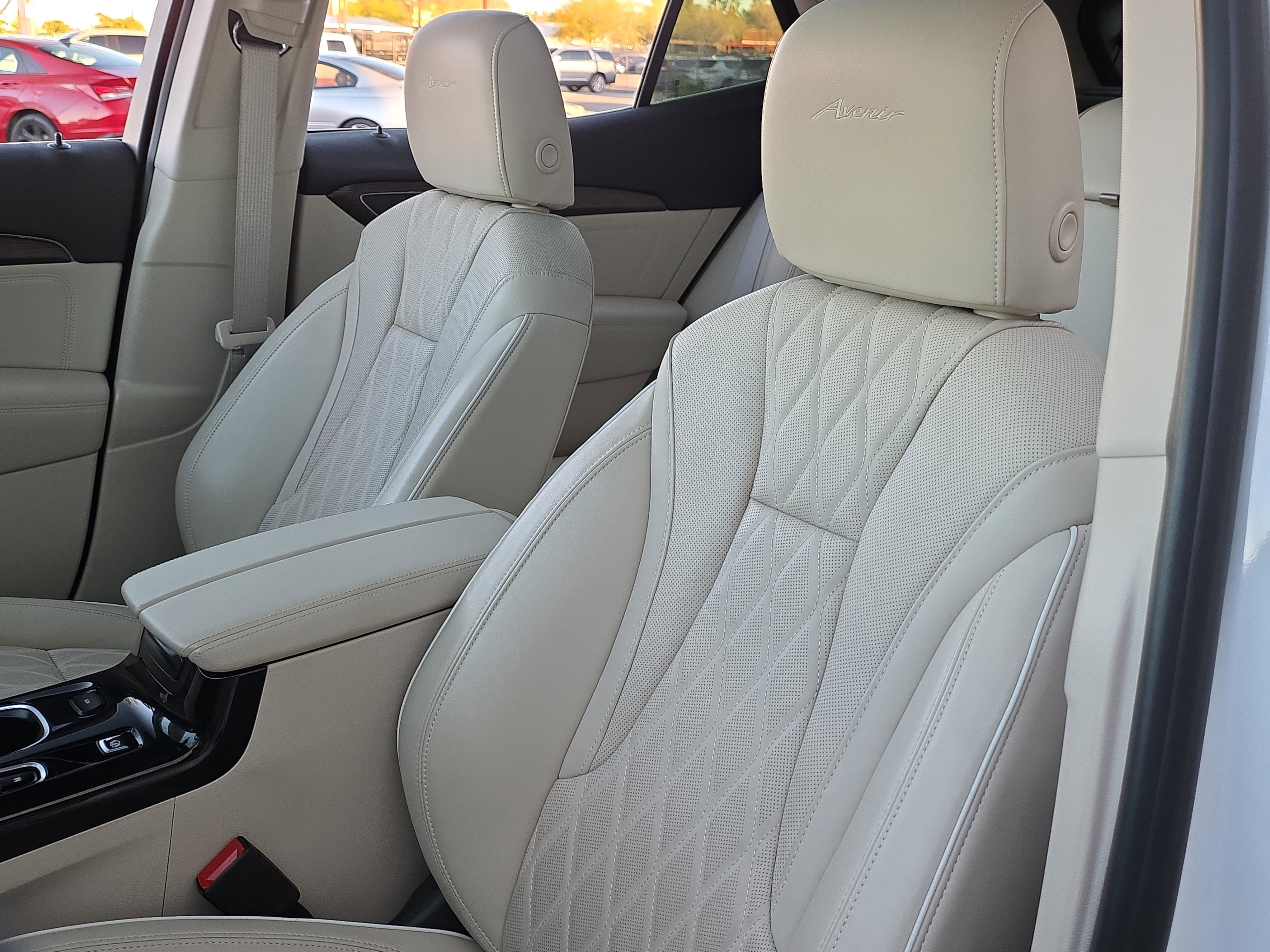 Used 2023 Buick Envision Avenir image 16